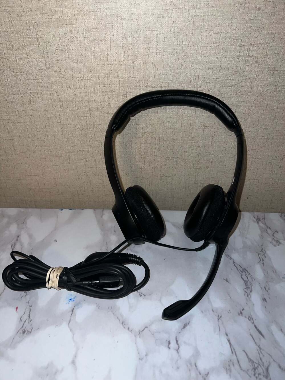 Logitech H390 Wired USB Headset with Noise-Cancelling Mic